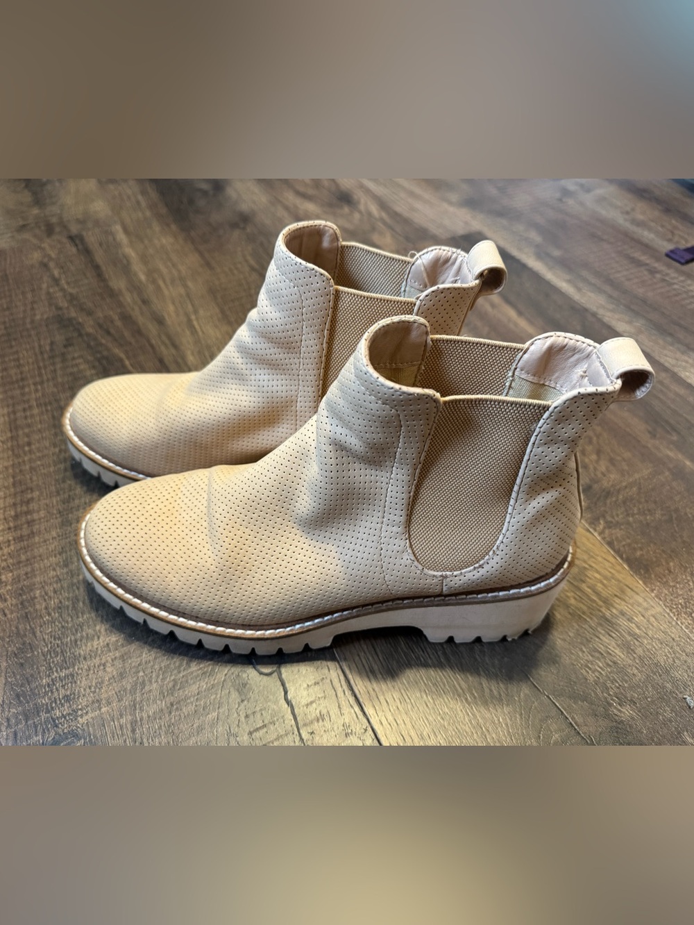 Coconut by Matisse Preston Chunky Chelsea Boot 8.5‎